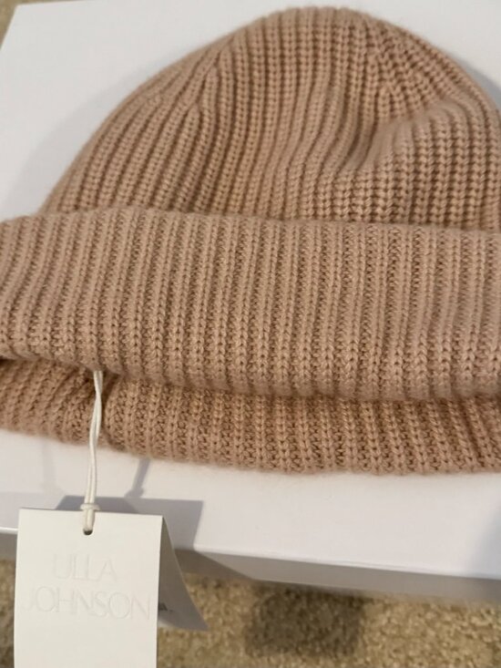 NWT Ulla Johnson 100% Cashmere Ribbed Hat- Camel
